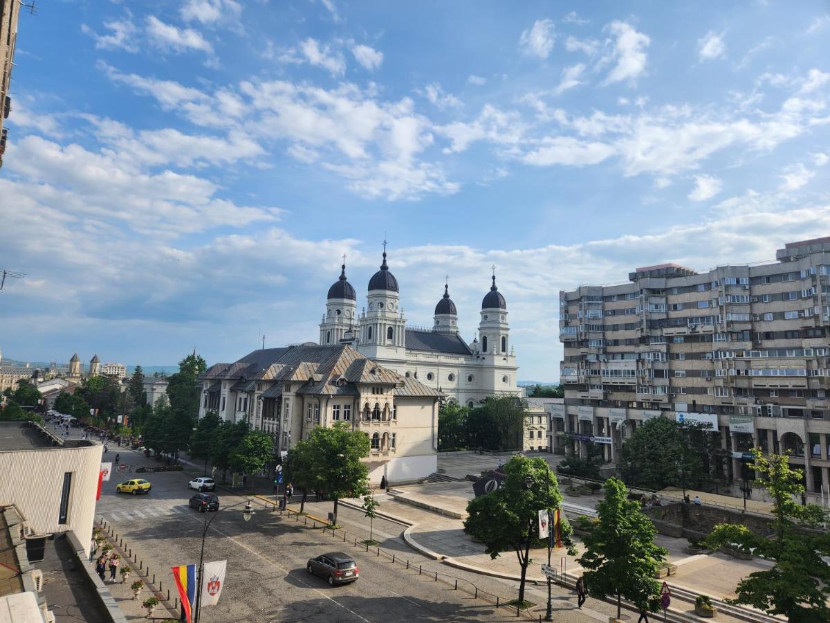 Stefan Cel Mare Boulevard Pedestrian Street Palas Iasi Exteriör bild