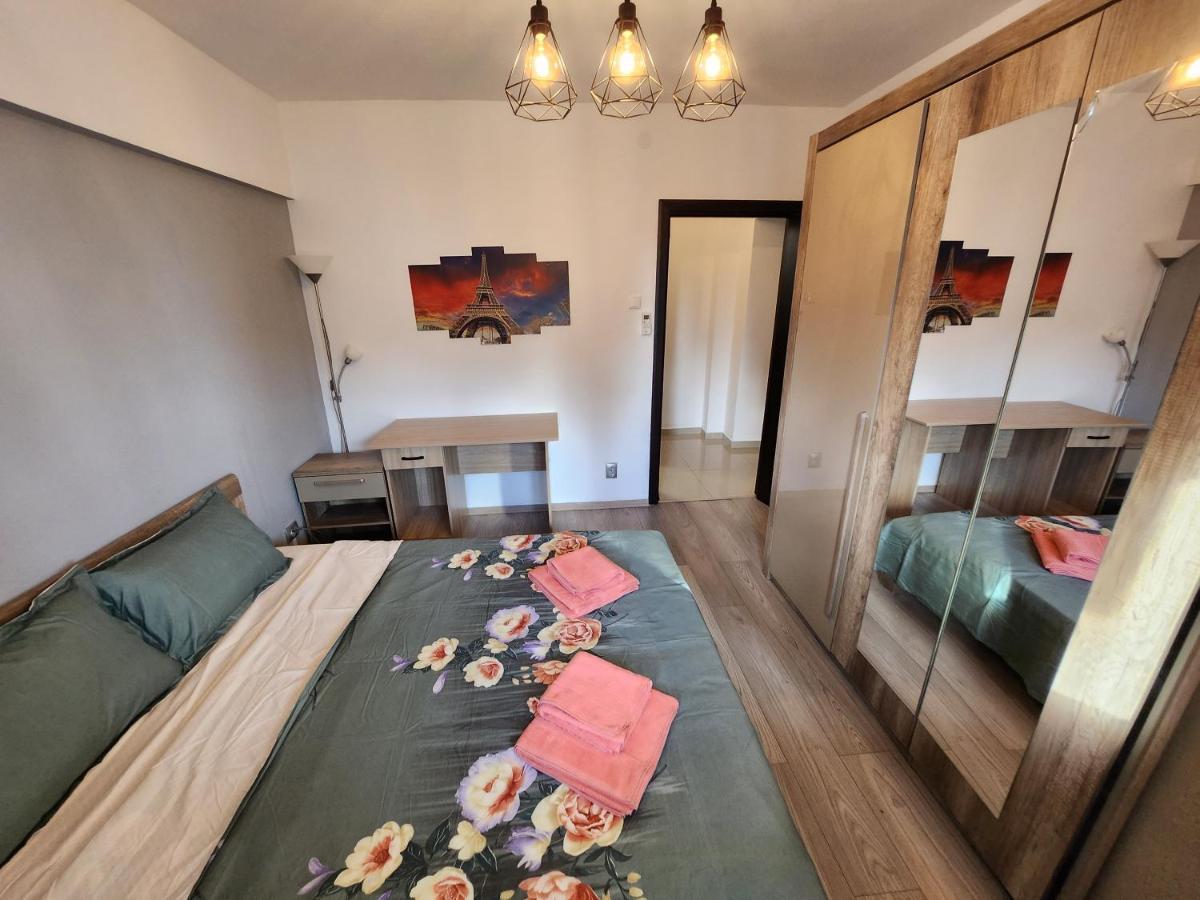 Stefan Cel Mare Boulevard Pedestrian Street Palas Iasi Exteriör bild